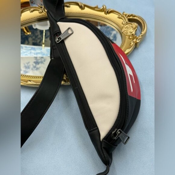 🆕 DIESEL 🧿 NWOT Faux Leather KOINBE Bum Bag with Contrasting Logo, Navy & Red - Picture 10 of 15